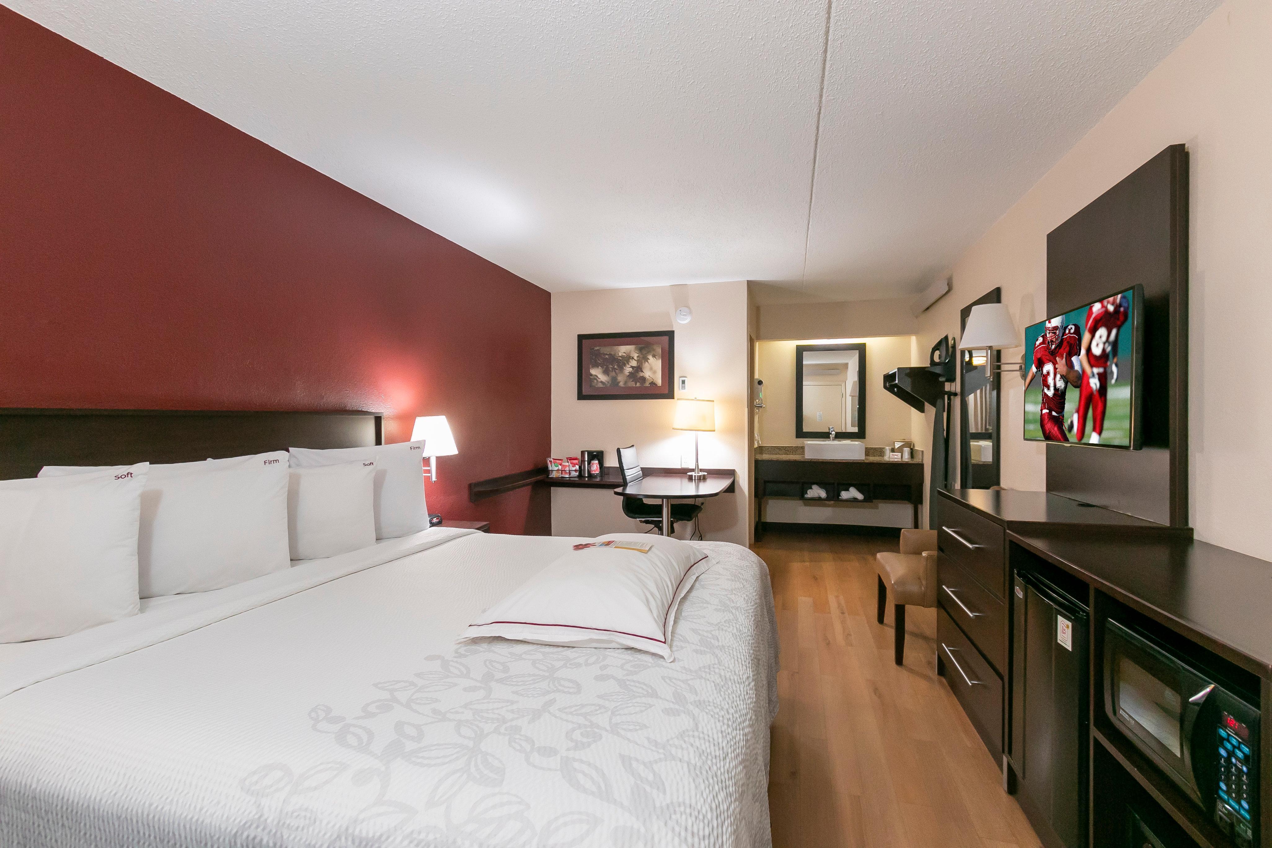 Red Roof Plus+ Pittsburgh South - Airport Hotel 3*